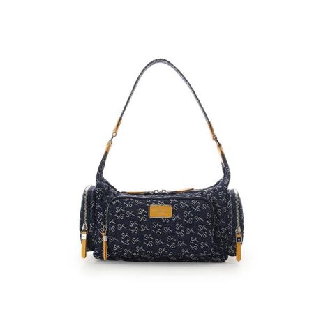 [^ԁF00032520175092]Samantha Thavasa(T}T^oT)Denim ST Jacquard  V_[fjȃfUCɃANZgJ[Ƃ肢ꂽV_[obOByfUCzSTWK[hfjɐDグngpACeB{̃fj̎̑ł̓S̑@ׂȃfUC\łȂ߁AȂׂ̍xɐDグAɈ\邱ƂŁAfjɌ悤ɎdグĂ܂BWK[hST`[tʏ탉C菭傫fUCAfj̐n킦悤ɃS̊ԊuL߂ɕςĂ܂BobÕtgƃTChɂ̓t@Xi[t̊O|PbgĂĂɎoX}[gtHCzȂǂ̎[ɍœKłB͉LA500ml̃ybg{gⒷzyX[ł܂BJWAłȂiȃR[fBl[gɂffUCByfށzRbgƃ|GXeŐDグWK[hngpĂ܂ByTCYzA4TCYc~AzcZA500ml{gcZ