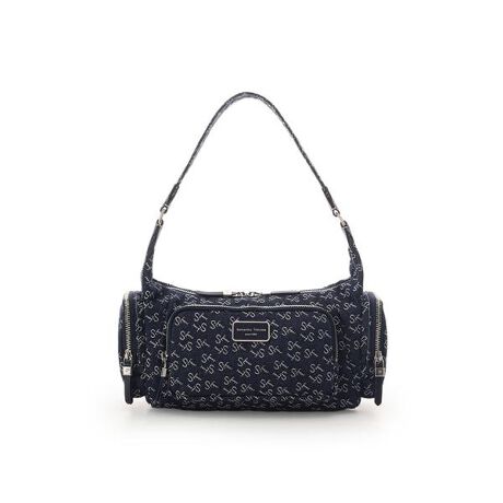 [^ԁF00032520175092]Samantha Thavasa(T}T^oT)Denim ST Jacquard  V_[fjȃfUCɃANZgJ[Ƃ肢ꂽV_[obOByfUCzSTWK[hfjɐDグngpACeB{̃fj̎̑ł̓S̑@ׂȃfUC\łȂ߁AȂׂ̍xɐDグAɈ\邱ƂŁAfjɌ悤ɎdグĂ܂BWK[hST`[tʏ탉C菭傫fUCAfj̐n킦悤ɃS̊ԊuL߂ɕςĂ܂BobÕtgƃTChɂ̓t@Xi[t̊O|PbgĂĂɎoX}[gtHCzȂǂ̎[ɍœKłB͉LA500ml̃ybg{gⒷzyX[ł܂BJWAłȂiȃR[fBl[gɂffUCByfށzRbgƃ|GXeŐDグWK[hngpĂ܂ByTCYzA4TCYc~AzcZA500ml{gcZ