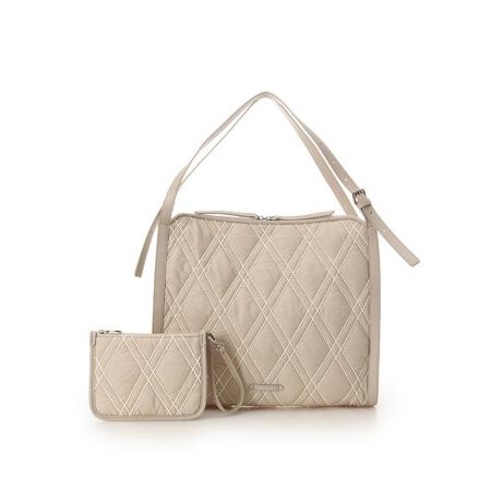 [^ԁF00032520175281]Samantha Thavasa(T}T^oT)̃}`|[`t _CLeBOg[gobOyʂŎ[͂QȃfC[gɂ҂ȃg[gobOByfUCz_炩ȑfފɃ_CLeBO{AӂӂȎG肪łB\Ȓ߂̃nh͌ɂ邱ƂɂăobÔɃtBbg悤ɎĂ܂ByʂA4TCY[łAɂ̓t@Xi[t̃|PbĝŎ[͂QłB}`|[`tłĂ̂ŃCNȂǏ̎[ɍœKłB|[`͕tOł܂̂ŁÃobOɂĎgpł̂|CgByfށz|GXegpĂ܂ByTCYzzcZA500ml{gcZAA4TCYcZ