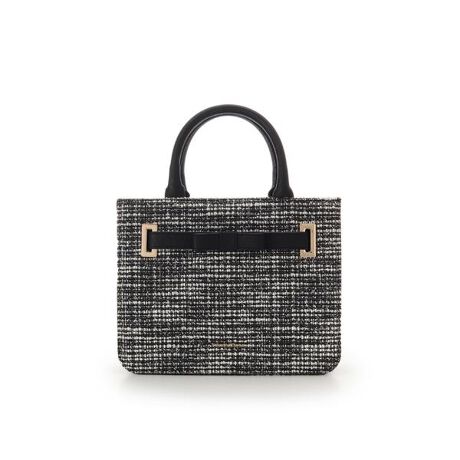 [^ԁF00032520175262]Samantha Thavasa(T}T^oT)̃[vcC[hfUC GVV g[gobOlC̃GVV`ςă[vcC[hfނœoByfUCzGKgȕ͋C͂̂܂܂ɐVVFCvɃAbvf[gB肰Ȃ{`[tŊÂďiȈۂɎdグĂ܂B̓Iȃ[vcC[hgpD荞ނƂĊpxɂăLLƋP܂BobȌ㕔ɂ̓}Olbgt̂ԂĂ̂ňړgÂ炭SłBtŃV_[xgĂ̂ŃV[ɂĎgł܂ByfށzcC[hfނƑ傫߂̃V{̃U[gpĂ܂ByTCYzA4TCYc~AzcZA500ml{gcZ()