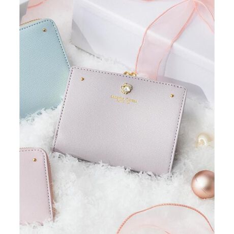 [^ԁF00122520265552]Samantha Thavasa Petit Choice(T}T^oTv``CX)̃rW[ ܍zfUCEWG[̂悤ȑԂ̃rW[|CgBE򊴂̂郌U[ŁAioBẼrW[f鍂̂fUCB@\ERpNgȂAJ[h|Pbg[ĂACeBEDꂪQɎd؂Ă̂ŁAڂ₷dlBȄK͑傫ĴŁAKo₷̂|CgB[́EJ[h|Pbg~8Et[|Pbg~4Ewʃ|Pbg~1O[WJ[̓x_[ɋ߂FƂȂ܂B