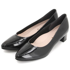 オールウェザー対応プレーンパンプス