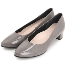 オールウェザー対応プレーンパンプス