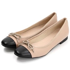 リボンモチーフトゥーキャップパンプス