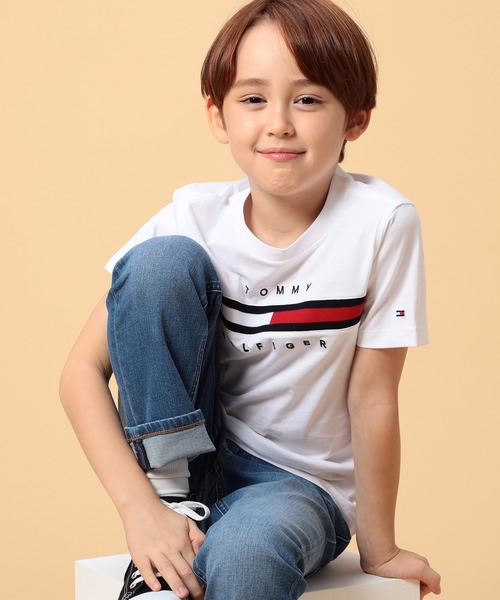 KIDS【90～170cm展開】 フラッグロゴＴシャツ | トミー ヒルフィガー