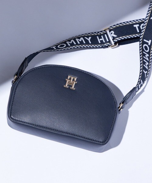【未使用級】【現行】トミーヒルフィガー　ショルダーバッグ　ハーフムーン　2way ハーフムーンショルダーバッグ | トミー ヒルフィガー(Tommy