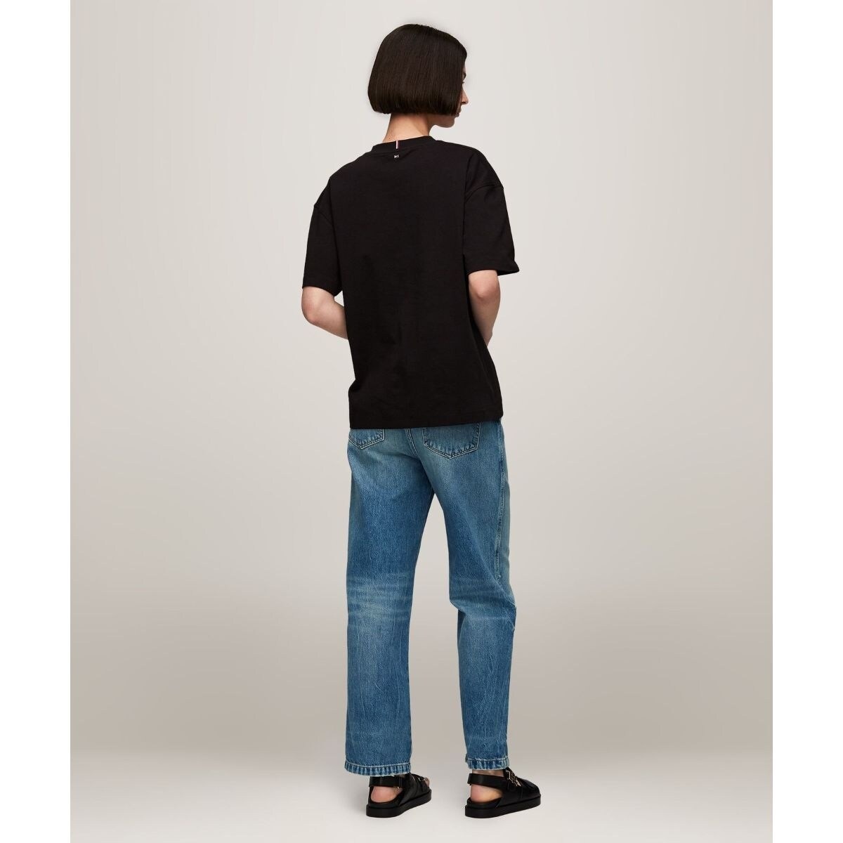トミー ヒルフィガー   リラックスライトコットンインターロックTシャツ （ブラック） Amazon.co.jp: [トミーヒルフィガー] 公式 リラックスライト