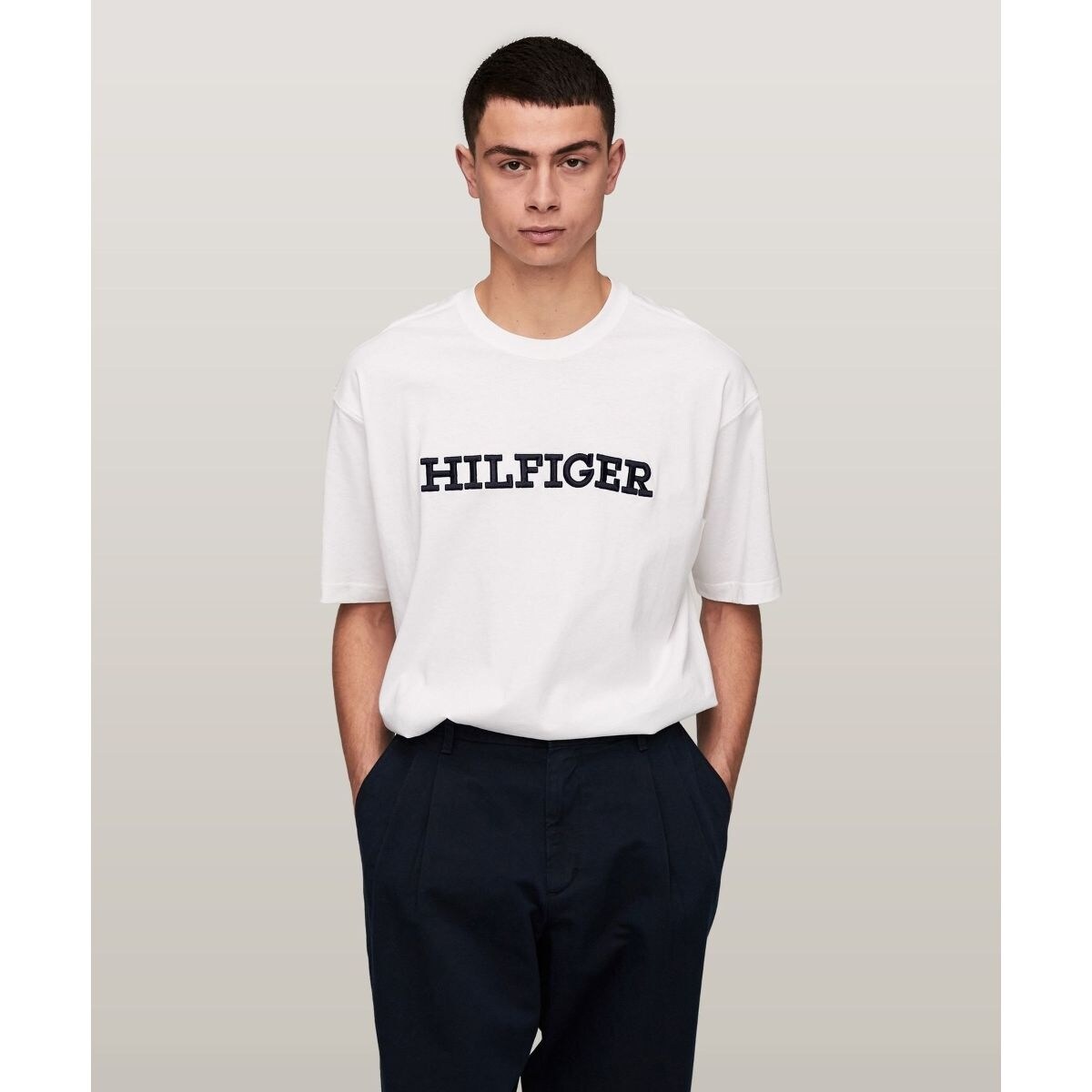 モノタイプエンブロイドアーカイブTシャツ | トミー