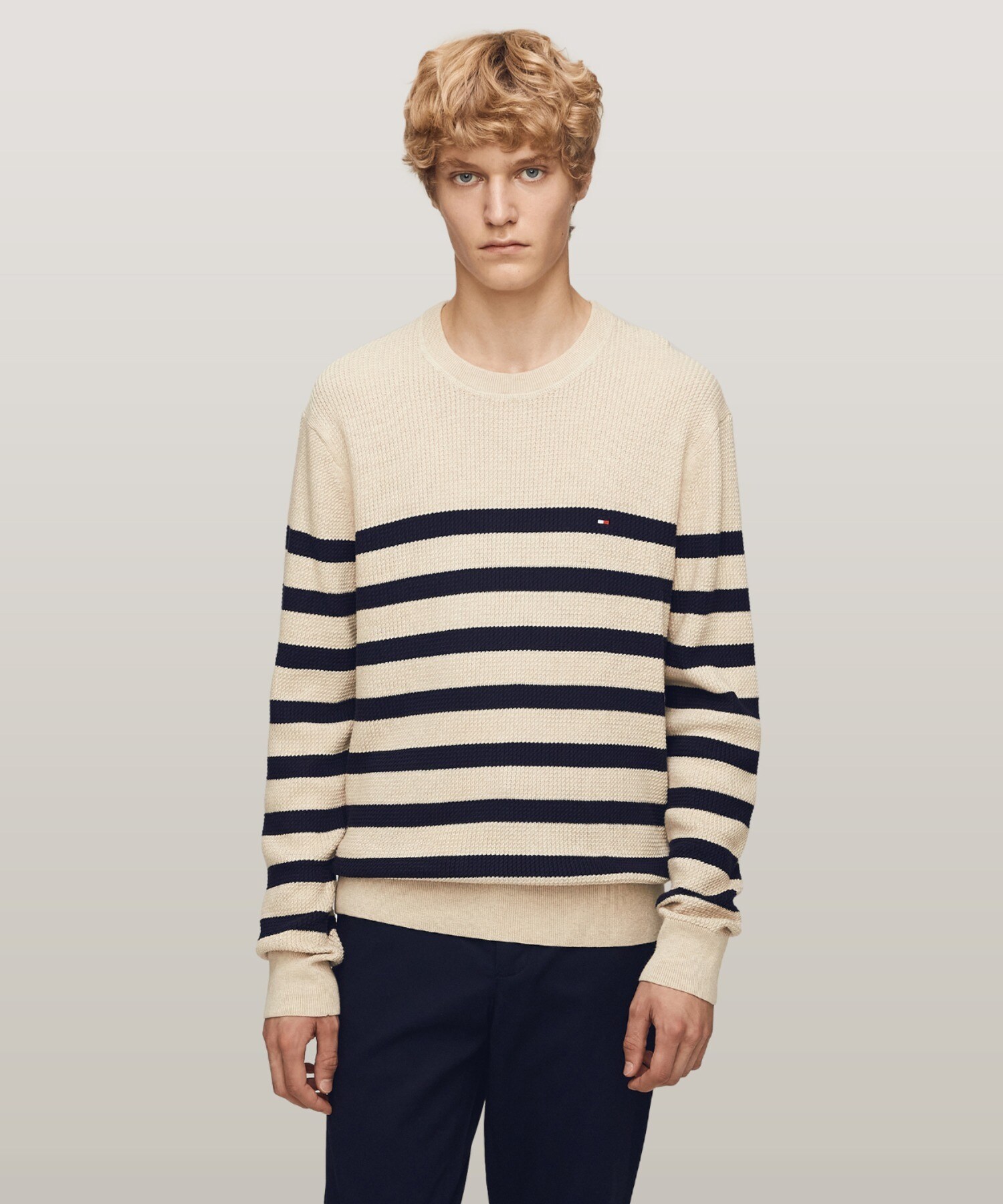 トミーヒルフィガー ストラクチャーフラッグセーター S