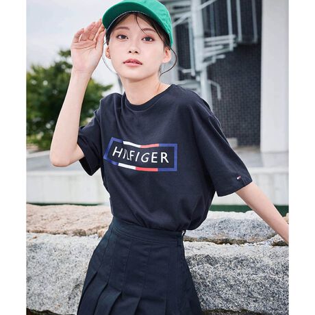 [^ԁF78JB763]M PERRY TEEtbOJ[p{bNXSۓIȁAV[gX[uTVcBtɒ郊bNXtHƁA炩ȑfފŁAKȒSnłBjZbNXŒA킹ACeŃX^C͋̕Cς̂́BȂ琞CĂƒȂ̂߂łBꖇɂCi[ɂ􂵁AI[V[Y܂ByTOMMY HILFIGERzĩAJNVbNx[XɃ_ȂЂ˂fUClC̃g~[qtBK[BsIŐꂽYEEBYɉA`hAStCAĂJWAȃfjCƖLxȃJeS[O[ouhB