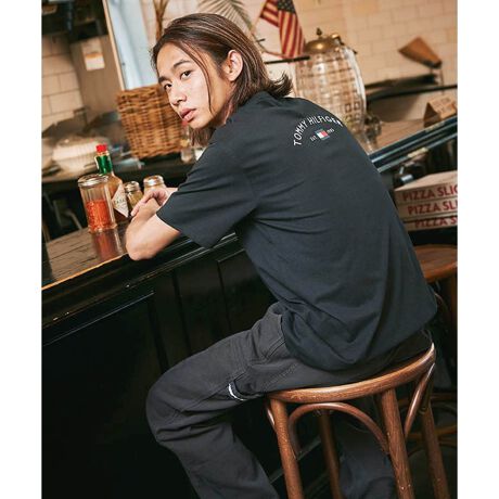 [^ԁFXM05140]yICzyjZbNXzg~[qtBK[80SK[TVcfUCEVGbgE݂⑳Ƀ{fBƈႤF̐nŁApCsO{K[TVcB80N㍠Ƀu[ɂȂAJJWA\fUCEɃtbOhJ̃|CgAobNvgɂ̓uhSvgt@ubNE\tgȕ̂ƂRbg100ECi[^ĂłłgSn悢SnX^COEJbvFBO[vł̂R[fy߂LxȃTCYJ[WJEVvȃfUC͍킹{gI΂FႢő̂En̖ʐςA񂵂₷PłyTOMMY HILFIGERzĩAJNVbNx[XɃ_ȂЂ˂fUClC̃g~[qtBK[BsIŐꂽYEEBYɉA`hAStCAĂJWAȃfjCƖLxȃJeS[O[ouh