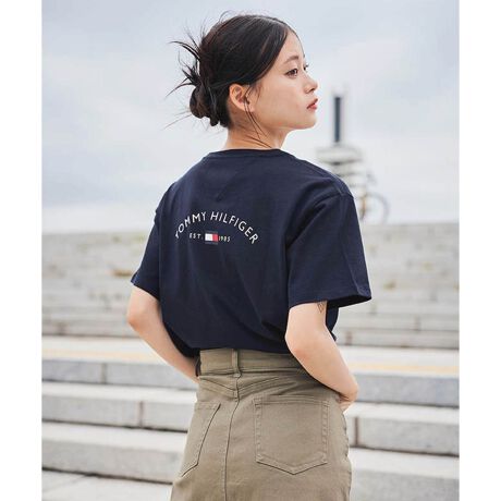 [^ԁFXM05140]yICzyjZbNXzg~[qtBK[80SK[TVcfUCEVGbgE݂⑳Ƀ{fBƈႤF̐nŁApCsO{K[TVcB80N㍠Ƀu[ɂȂAJJWA\fUCEɃtbOhJ̃|CgAobNvgɂ̓uhSvgt@ubNE\tgȕ̂ƂRbg100ECi[^ĂłłgSn悢SnX^COEJbvFBO[vł̂R[fy߂LxȃTCYJ[WJEVvȃfUC͍킹{gI΂FႢő̂En̖ʐςA񂵂₷PłyTOMMY HILFIGERzĩAJNVbNx[XɃ_ȂЂ˂fUClC̃g~[qtBK[BsIŐꂽYEEBYɉA`hAStCAĂJWAȃfjCƖLxȃJeS[O[ouh