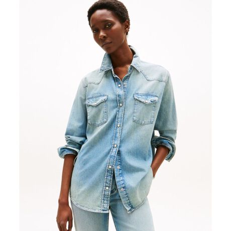 [^ԁFWW46486]DNM LEX RELAXED SHIRTyTOMMY HILFIGERzĩAJNVbNx[XɃ_ȂЂ˂fUClC̃g~[qtBK[BsIŐꂽYEEBYɉA`hAStCAĂJWAȃfjCƖLxȃJeS[O[ouhB