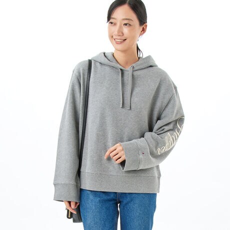 [^ԁFWW46127]XNvg_M[e[p[J[100%̗ёfނgpAx[VbNȃp[J[BgEɂ{bNXVGbgŁA͂Z߂ɎdグĂ܂B{[Ղȃt[hATChobNɂẴbNەt|CgłBɂ́AVOl`[S_ɎhJ܂BLgXJ[gŃgbhɒȂ̂߂łBnFсyTCYzXSF58.0cm g52.0cm 46.0cm 59.0cmSF59.0cm g55.0cm 50.0cm 59.0cmMF60.0cm g58.0cm 52.0cm 59.0cmyTOMMY HILFIGERzĩAJNVbNx[XɃ_ȂЂ˂fUClC̃g~[qtBK[BsIŐꂽYEEBYɉA`hAStCAĂJWAȃfjCƖLxȃJeS[O[ouhB