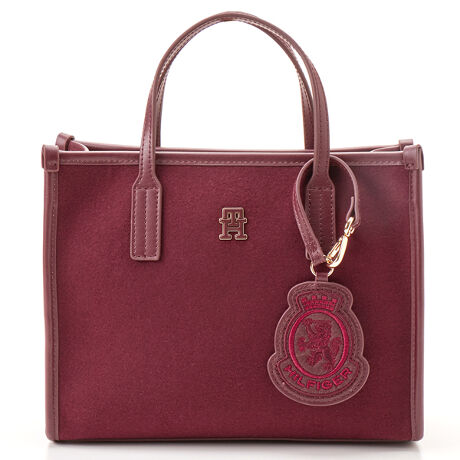 [^ԁFAW17852]VeBX[g[gobOƎɎ₷X[g[gobOBTHmOVvȃfUCŁAR[fBl[gIт܂B}`LƂĂ邽߁AԂȂו[\BV_[ɂȂ2WAYdluƂɂƎeȂǁAg悭Ă܂BEzΉi10~20cmjFZ  Eybg{gi500mljFZ dF500mlybg{g1{yTCYzFREEF21.0cm ő啝27.0cm }`10.4cm 32.0cm V_[ŏ123.0cm V_[ő135.0cm digj500yTOMMY HILFIGERzĩAJNVbNx[XɃ_ȂЂ˂fUClC̃g~[qtBK[BsIŐꂽYEEBYɉA`hAStCAĂJWAȃfjCƖLxȃJeS[O[ouhB