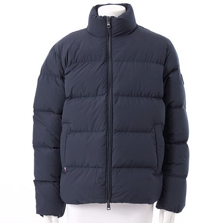 [^ԁFMW40615]_EX^hpbt@WPbgEB^[V[YɌȂpbt@WPbgBȂɋl߂_E͔ɌyA܂悤ȒgŁÂX^hJ[₽OC̐Nh܂Brɂ̓tbOS̃VRobWzuBtg͏㉺̊J𒲐߂ł_uWbv̗pĂ܂ByTCYzSF72.0cm g60.0cm 49.0cm 67.0cmMF73.0cm g63.0cm 51.0cm 68.0cmLF75.0cm g66.0cm 52.0cm 68.0cmXLF76.0cm g70.0cm 53.0cm 68.0cmyTOMMY HILFIGERzĩAJNVbNx[XɃ_ȂЂ˂fUClC̃g~[qtBK[BsIŐꂽYEEBYɉA`hAStCAĂJWAȃfjCƖLxȃJeS[O[ouhB