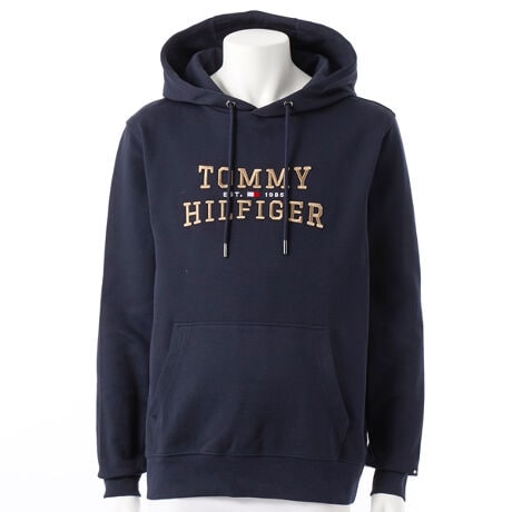 [^ԁFMW42528]ACRjbNCeNmp[J[tgɎhイꂽTOMMY HILFIGER̃uhSACRjbNȑ݊p[J[Bɂ̓tbOS̃|Cg{Ă܂BJWAłȂgfBViȕ͋C𕹂ĂAXbNXvCȂǂ̃hXACeɍ킹邱Ƃ\łByTCYzSF64.0cm g52.0cm 47.0cm 63.5cmMF66.0cm g56.0cm 48.0cm 64.5cmLF68.0cm g60.0cm 50.0cm 67.0cmXLF69.0cm g63.0cm 53.0cm 67.5cmyTOMMY HILFIGERzĩAJNVbNx[XɃ_ȂЂ˂fUClC̃g~[qtBK[BsIŐꂽYEEBYɉA`hAStCAĂJWAȃfjCƖLxȃJeS[O[ouhB