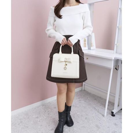 [^ԁF00072510190002]SAMANTHAVEGA(T}TxK)̃WG{nhobOPŎIIWirW[l킢V[YBfUCEWG[̂悤ȃT}TxKIWĩrW[|CgBÊ闧̓Iȃ{fUCANZgƂȂAŏiȈۂɁBEhȔtF~jŁAȃR[fɍ킹₷ył܂B@\EetŁAobO̒ɂSĎgpĂ܂BE΂ߊ|ɂłV_[tȂ̂ŁACɍ킹ĎdlςĂ2WAYEɃ|PbgPtĂ̂ŁAׂȃACe[Ă܂ByΉẮzEzEybg{g500ml