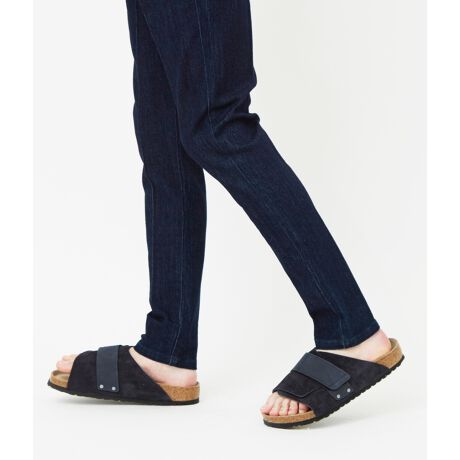 [^ԁFBHA11070]ZurichC[WăfUCꂽJWABIRKENSTOCK KyotoBRpNgȃfUCƎRɃtBbg𒲐ł闯ߋ͂̈ꑫłBS̃z[hAē̃xbgYANZgy݂BtH[wǉ\tgtbgxbhŁAȂAKȗSn𖞋iĂBAbp[ɂ͂ꖇ̔̂悤ɑDݍޓɏ_炩xAU[ƍkobNU[gݍ킹Ă܂BREGULAR FIT ƂȂ܂B