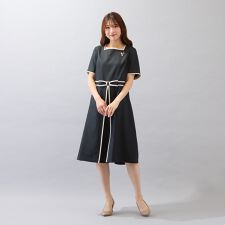 【美シルエットワンピ】【接触冷感/防シワ】パイピングリボンワンピース