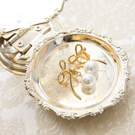 [^ԁF51145510]܂Ō񂾃{̂悤ȃmbg{͓IȃCOB傫߂ȃtFCNp[|CgɂȂiōۂfUCB舵ɂẮAiɂĂi\łmFBBeɂAۂƐFČꍇ܂B܂APCEX}[gtHȂǂɂAiƉ摜̃J[قȂꍇ܂Bi摜̓Tv̂߁AFTCYAvgʒuAdlȂǂɕύXꍇ܂ByRoseTiara/[YeBAztF~jȈ炵ƁAl̃GKXxɂ܂ƂB uvƎȂAȂ̂߂̃uhłBfޑIтfUCAp^[܂łтčsA^bŇMU[ʁAtʒuȂǂ36E38E4042E46E50ł͒Ap^[𕪂邱ƂŔVGbgƒSn̗ǂĂ܂B