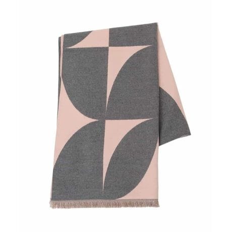 [^ԁFOZ3LA12054]A[ĝ悤ȃ_GKgɉfXg[BG芊炩ȃ|GXeA[fނŁAyʂȂƒgG߂ɂ҂ȂЂƕiłBۂݍޑ唻TCYȂ͓̂Iȃ|CgB_ȕƂ͂ƂzFJ[ՂɉoĂ鍡G߂̃ACełB