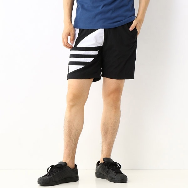 新品　adidas originals アディダス　ショートパンツ　大きいサイズ 新品 adidas originals アディダス ショートパンツ 大きいサイズ