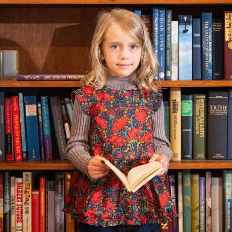 [^ԁF1253212]oeBt@ubNXuCLEMENTINA DAISYiNeBiEfCW[jvŎdĂ`jbNłBԂ@ׂɕ`ĂAX^COɉ؂₩Ȉۂ^܂BV_[ɂt炵|CgBobNlbN傫J߁AȒPɂւł̂͂łBɂOLł^OByzȂyňzʁyLkzȂynzȂy|PbgzȂԁFfgF112cm pTCYF110cm 