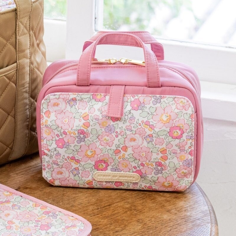 [}C]oeBIc|[`/ZXIu_[isense of wonderj sN