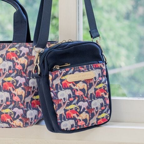 [^ԁF1254404]oeBt@ubNX̐ngpc^̃V_[obOłBRpNgȃTCYłƂoɏd󂵂܂BO̗ʂɃ|PbgĂA[ʂ̂́BV_[͂O\Ȃ̂ŁA|[`ƂĂgpł܂BdF^190g