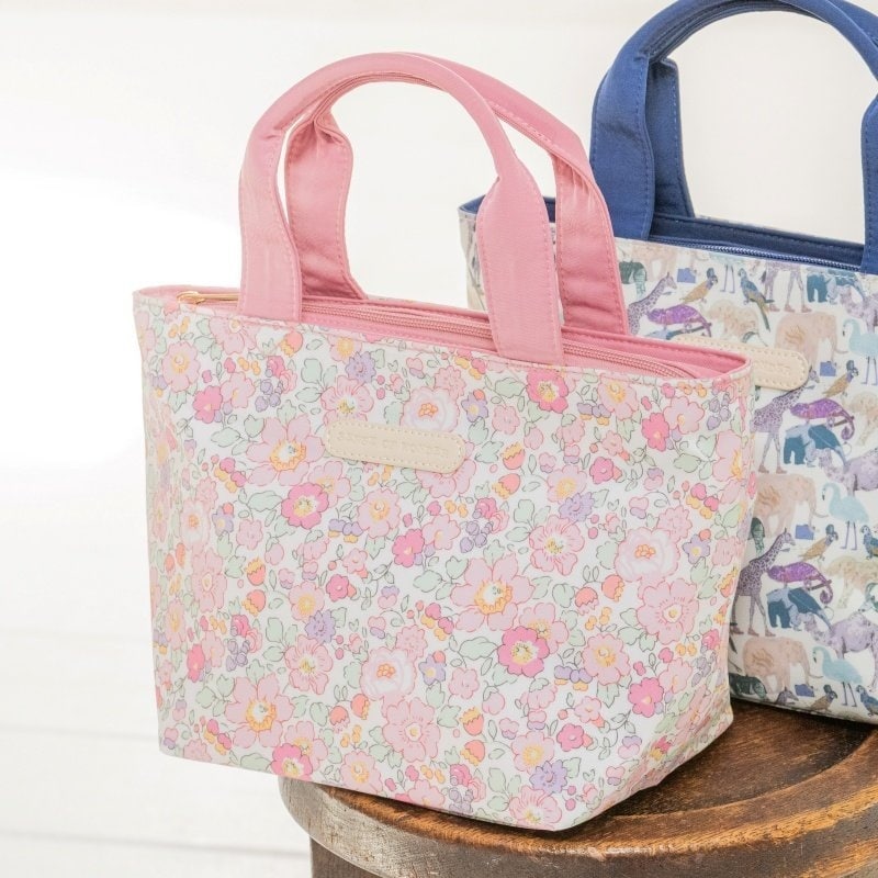 agnes b　ロゴ刺繍　かごバッグ　トートバッグ agnes bロゴ刺繍かごバッグトートバッグ 【新品・未使用】agnes b