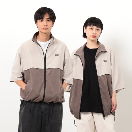 [^ԁF55-02BM40-205]sfUCtg̐؂ւX|[eB[5̃u]łBoCJ[ƃXG[ĥ悤ȐnňꑫɏH̃[h1łB5Ȃ̂ōāAHɂ͒̏ɉHDĂ܂B܂AÕt@Xi[SĕănClbNvI[o[̂悤ɂĂ܂B̃XshŃR[fBl[gɍ킹ăVGbgςĂ܂BSbyƐ[݂̂闎FŔN킸܂BJWA͂񏭂ꂢڂ̃{gɍ킹R[fBl[g߂łBsfށts[`XLהԎ̃|GXegpobNTe̕\ʂɃs[`N(̔̕\ʂ̂悤ȍׂN){fނłB\̓XG[hfނ̂悤ȂƂƂŏ_炩炩ȔGłBn̗̓TeĽ򂪂AƂĂ炩ŔG̗ǂfނłBnFLkF򊴁Fň݁F