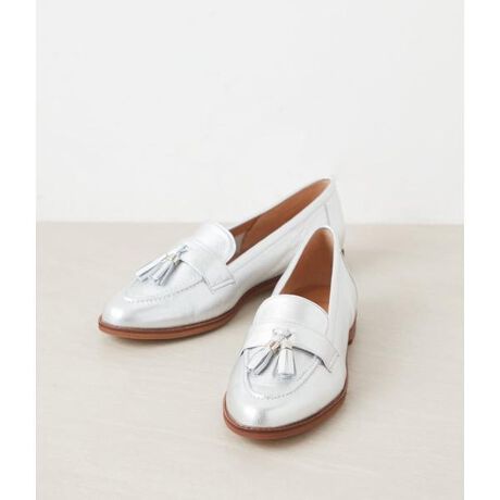 [^ԁF202551965828]100N̗jwlC[J[AJmЂ̖،^gp{̃^bZt[t@[BɃANZgYĂ^bZfUĆA悢{[ŕLȂɃ}b`܂BJ[̓^bNȋPgĥVo[Bfޕ\̂V{̎RrvgpB~ƃCjOɂ͐ۖhL@\̂fނ̗pĂA@\̍͂łBfUC^p[cƃU[gݍ킹^bZ|Cg̃[t@[B~ƂƁAܐ敔ɂ3̒ᔽX|WzAfUCƉKȗSn𗼗܂BV[Y2025Ntďi