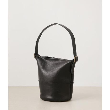 [^ԁF202551936854]㎿Ǝp˔A{̃U[obOBnhŃRpNgɎ^ׂTCYȂA500ml̃ybg{g2{[łeʂ蕁igɍœKłBJ[̓V[XɊ􂷂ubNAi`ȕ\̖邢uE2FWJBfތoNωy݂ȂAipł鋍vfށBV{̂\ʂi`ȈۂŁA_炩ɓރ^b`łBfUCRƂtH炵oPc^obOB߂\ȃnh́ATCh̃obN肰Ȃ|CgɁBnhɂ̓uhS󂵁AIWieB߂܂BV[Y2025NH~i