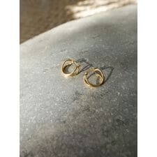 ゴールドカラー フープピアス