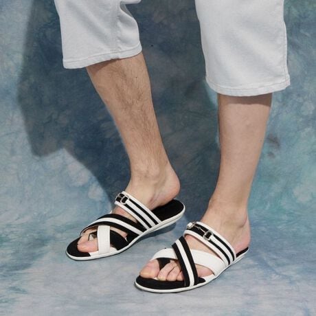 [^ԁF5265-7002]fUCrbgANZgɂzFfUC̃T_łNbV݂̂郂[h\[ɤVɂNbVėSnǂĂ܂ԎXeb`̃ANZg₻ꂼ\ʊ̈ႤVZeBbNU[zFgIWiT_łGύX_F91(gR[)Fڂ͓܂ܤFɂlɐngύX܂SF\[܂ɂ܂TCYewĤƂ͂ݏoȂlɃTCY킹ĉ(CY)͒ʏȂ̂Ťb̃xgŃtBbgĉ25`26.5cm炢̕26.5̏26.5cmȏ̕27.5̑傫ō킹ĉ28.5cmȏ͌̕Ǝv܂fފeF炩Ȍ򊴂̂X[Xё̂XEF[hё̒Z炩ȃkobÑVZeBbNU[gʂĎgpĂ܂92(̑3)ͤlCr[̃kobNɖʕ̃vg{VZeBbNU[gpĂ܂@S̃Zebh@ӓ_WF̌C͂Ă̒pɂ͂ӂCȂǂɂ褔ZF̈ڐFꍇ܂