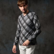 ブリスターチェックＶネックプルオーバー