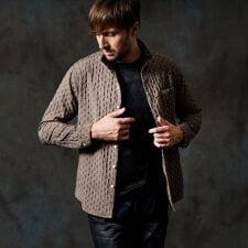 ハイダウェイ(HIDEAWAYS)のカラーコーティングスタンドカラーシャツ