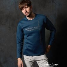 ハイダウェイ(HIDEAWAYS)の【WEB限定】メタルジェルプリントクルーネックプルオーバー