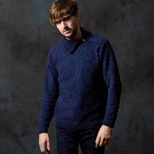 ゼブラ柄衿ファスナータートルネックニット