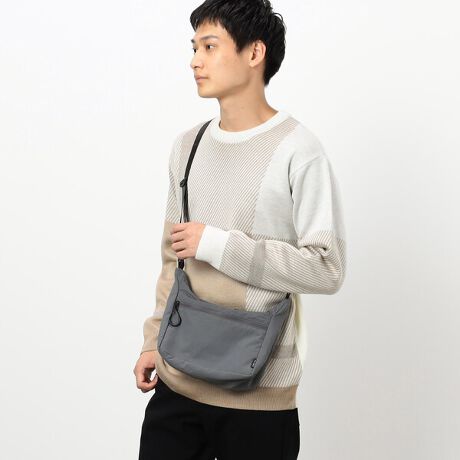 [^ԁF95-10BI07-204]sfUCtEV_[ɃobN2AE邱ƂŃnhobOƃV_[obO2ʂŎgp\ȃobOłBEɂ̓t@Xi[|PbgƁAd؂|PbgAbv|PbgfBbVȂǂ̏̂dĎ[\łBEzX}zAnJ`^IA500ml̃ybg{gȂǓ钚xǂTCYŁAƂo|痷sȂǕLg܂BEw|₷t@Xi[̊J₷t^̃Wbp[^u|CgłBsfށtV̂邳ƂǴAyʊ̂鐶nsdltOFt@Xi[|Pbg~1F|Pbg~2t@Xi[|Pbg~1s舵t̏íA̓ACAGɂF鎖܂BɁAWFn̈ߗޓƂ̑gݍ킹͂BGꂽꍇ͊złӂƂAAĉBꗎƂׂ̈̃xWނ͎gpȂŉBȋ́AJɎ舵ĉBߓxȈAՌA\ȈȂǂŁAj邱Ƃ܂̂łӉB˓Au̒ԏƎ˂ŁAF򂹂ϐF邱Ƃ܂̂łӉB