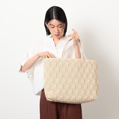 [^ԁF95-20BK44-205]sfUCtER[fBl[gɃANZgĂ傫߂̎Gރg[głIE҂ݍݕ̉ʊ̂GޑfނgpĂ܂BEobN̓Ǝ蕔rj[fނɂȂĂAꂪĂȒPɐ@邽߁AɕۂƂł܂Bsfށt{́F҂ݍݕ̎GޑfގFrj[`[usdltFI[v|Pbg~1s舵t̏i͖C⊾AJȂǂɂFꍇ܂BɁAۂn̕ɂ͂gpB܂AɃfP[gȑfނgpĂ܂̂ŁAvAANZT[ȂǂɈ|Ȃ悤A舵ɂ͏\ӉB