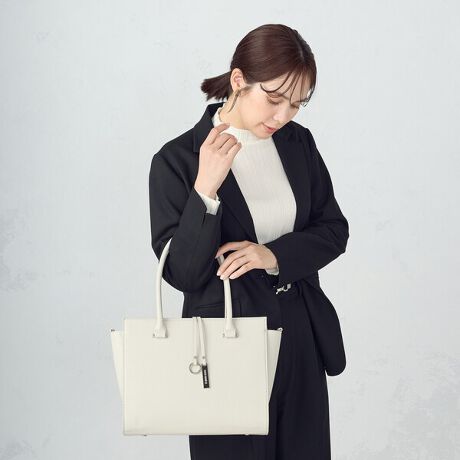 [^ԁF95-20BM22-205]sfUCtEA4TCY[\ŁAdłd󂷂邫Ɗ̂g[gobOBEƎo`{etŁAobO{̂ɂ̂|CgBEC̎[̓t@Xi[tŖhƖʂSBʂ|PbgtŎ[͂Agppx̂̏oꂪ֗łBEO\ȃV_[tŁA|E΂ߊ|Ŏgpo܂BEƔwʂ̃t@Xi[^t@Xi[ɂĂÂdオłBsfށtiqɂȂV{̂fނgpsdltO|Pbg~1w|Pbg~1:I[v|Pbg~2t@Xi[|Pbg~1s舵tv́AAAɎキAƂ̖Cɂ܂ɕ\ʂ򉻁AF鎖L܂BA܁AVi[Ȃǂgp܂ƁAϐFǍƂȂ܂BӉB܂AJȂǂŔGꂽ܂ܕuȂŉB\ʂ_炩fނƂȂ܂B|A戵ɂ͂ӉBȋ́AĂ˂Ɏ舵ĉBCMŁAϐFjꍇL܂BӉB