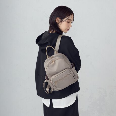 [^ԁF95-20BM27-205]sfUCtERpNgȂ|Pbg7ƖLxɂ~jbNBE{̂̓C[|Pbg2wɂȂĂAڂ₷[͂QłBTCh̃|PbgAybg{g܂肽ݎPA֗łBwɓƗt@Xi[|PbĝŋMdiSē܂BEC[̓_ut@Xi[ŊJ₷Ag肪ǂłBE{̐nɂ́A͂H{Ă̂ŋ}ȉJȂǂłSłBsfށt͂H{fށsdltOFt@Xi[|Pbg~2wt@Xi[|Pbg~1TCI[vh|Pbg~2Ft@Xi[|Pbg~1I[v|Pbg~1s舵t̏íA̓ACAGɂF鎖܂BɁAWFn̈ߗޓƂ̑gݍ킹͂BGꂽꍇ͊złӂƂAAĉBꗎƂׂ̈̃xWނ͎gpȂŉB˓Au̒ԏƎ˂ŁAF򂹂ϐF邱Ƃ܂̂łӉBv́AAAɎキAƂ̖Cɂ܂ɕ\ʂ򉻁AF鎖L܂BA܁AVi[Ȃǂgp܂ƁAϐFǍƂȂ܂BӉBȋ́AJɎ舵ĉBߓxȈAՌA\ȈȂǂŁAj邱Ƃ܂̂łӉB