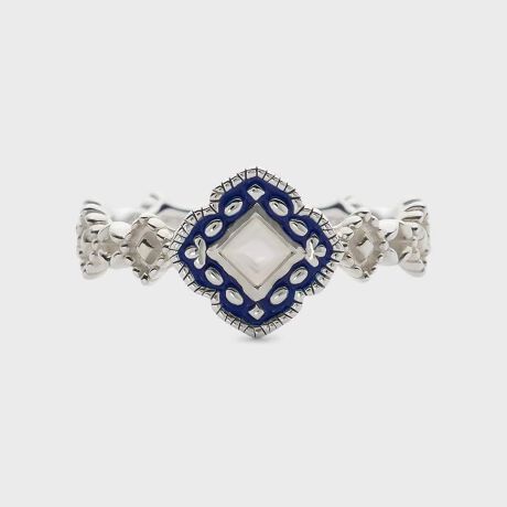 [^ԁF30252111069]Nostalgic MemoriesNSɑ؂ɂ܂ĂA̓̋LB؂Ȏvo܂̔閧̏ꏊBΔȂɂЂƘȂޏȃJtFBރJtF̑gAɕ~l߂ꂽ^CC[WAVFƃG|LVŕ\BT߂ŏ_炩ȃVF̐FAŜ̃oXD܂BΘg̎ɂ̓_ȍݖ͗l{ABe[WCNȃ[h̃fBe[ɂ܂BVR΂VRfނgpĂ̂́ATCYEFËႢA኱̏A̗LȂǂɌ̍܂B\߂BTCYsBgpĂ܂̂ŁAx̍X|bgCgt߂ł̃fBXvC͔ĉBώEΐH̋ꂪ܂B