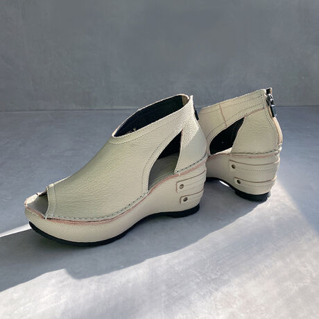 VvȃfUC̒ɃTCh̃JbeBOl̃U[T_BobNt@Xi[tŒEJ^܂A7.5cm̃q[rEX^CAbvʂ҂ł܂Iӂӂ̃C\[ŔɂAEGbW\[Ŝ{vŕґȈꑫBV{̂邵ƂƂ{v͑ϋvAڗɂAgނقǖ킢ôŎ̃GCWOy߂܂BS̓{A㎿Ȗ{vgpꑫ𐥔񂨎ɎĂB/₷/₷/r/r/NbV/芴/JWA/Vv/o/f[g/XJ[g/pc/ZbgAbv/s[X/tA/VA[/{[/^Cg/s/ʋ/ʊw/][gX^C/{/{v/EFbW\[S̓{E㎿Ȗ{vґɎgpT_BVvȃfUCŃR[fI΂ȂBobNt@Xi[ŒEJ^I\[ŁArErʃAbvATTENTIONVRvgpĂ邽ߊv̕⎿Ɍ̍܂Bfނ̓A̐FCꂪꍇ܂BnhChɂ鐶YߒŐ鑽̃LYVꍇ܂B\߂܂B@JȂǂ̎CACȂǂɂĐFACȂǂ̈ߕɒF\܂B舵ɂ͏\ɂӂBi摜̎Be͎ōsĂ邽߁ACeBOɂƐFقȂꍇ܂BîCɓo^߁I ēׂȂǂ̒ʒm󂯎邱Ƃł܂B[^:97-4571A]