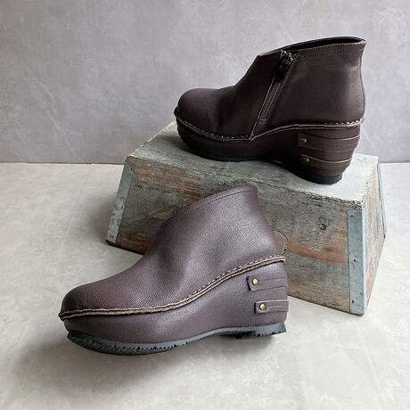 Ɠ̏_炩̃U[gpāApłu[c܂Bۂ݂̂tH炵AƂb̃CAo܂BTCht@Xi[AEN`IIt@Xi[͗ɂbN̗pBɂU[gpAǍDłBC\[ɂ͌V̍NbV~AKȗSnBOꕔɌ݂Ă邽߁A፷ɂA芴܂BVvfUCŁAOV[Y􂵂ĂADGu[cłBATTENTIONnhChɂ鐶YߒŐ鑽̃LYVꍇ܂B\߂܂BJȂǂ̎CACȂǂɂĐFACȂǂ̈ߕɒF\܂B舵ɂ͏\ɂӂBi摜̎Be͎ōsĂ邽߁ACeBOɂƐFقȂꍇ܂BîCɓo^߁I ēׂȂǂ̒ʒm󂯎邱Ƃł܂B[^:97-4590]