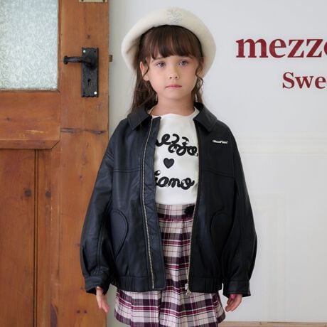 [^ԁF6053305]gĥƂI[o[TCYVGbg̃tFCNU[u]łBTCh̑傫߃n[g|PbgƋ̃Sp[c|CgB炩G̗ǂtFCNU[gpĂ܂Bn܂ŉfUCBÂȂJ[̃sNƒԂ̍2FWJłB`F[fjEXJpiiԁF6053110j̃tFCNU[̍ƃZbgAbvĂ܂BɂOLł^OB