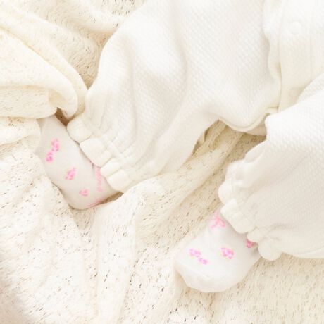 [^ԁF6253514]ȃoƃ{΂߂\bNXłB₳FŃfC[głȂAn̓̑ɂ킹₷fUCB2WAYI[ƃ\bNXWJĂAMEZZO PIANOfr[ɂ߂łBɂׂ~߃vgĂ܂BIt zCgFfTCY:9cm pTCY:9 