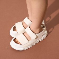 フロントカバーで安心合皮サンダル